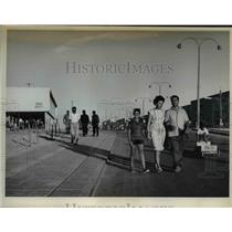 1963 Press Photo Dimona, Israel Israel and Clara Leibowitz with son David