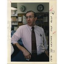 1992 Press Photo Meteorologist George Miller of Portland - ora61625