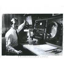 1990 Press Photo Meteorologist Walt Zaleski - RRR34717