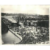 1930 Press Photo Toyko, Japan Crowds celebrate reconstruction after earth quake