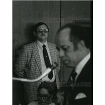 1982 Press Photo Richard Arrington, Mayor of Birmingham, and his bodyguard