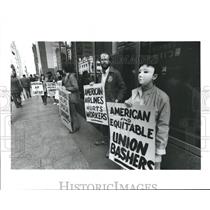 1987 Press Photo American Airlines Protest - hca04910