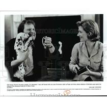 1996 Press Photo Jeff Daniels, Joely Richardson Holding Puppy in 101 Dalmations