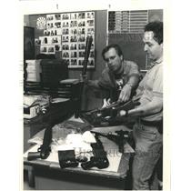1988 Press Photo Police officers David strain Sergio - RRW49185