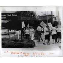 1984 Press Photo Striking nurses, Red Cross Center - RRW86847