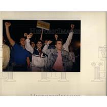 1987 Press Photo Chrysler employee Auto Contract Strike