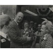 1972 Press Photo Candidate for United States Senate Winton Blount at Ribbon Cut