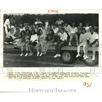 1988 Press Photo Local 4-H members & students from Tennessee at Dorgnac's farm