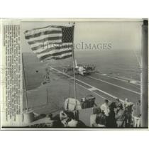 1966 Press Photo XC 142 V/STOL lands aboard the USS Bennington in the Pacific