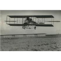 1966 Press Photo Dale Crites got his 1912 Curtiss Pusher biplane off the Ground.