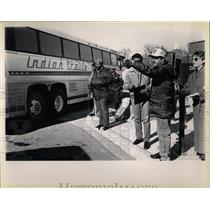 1990 Press Photo Greyhound Bus Line Employees On Strike - RRW64055