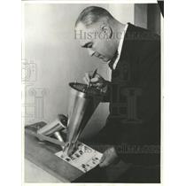 1935 Press Photo Dactyloscope Print records diameter - RRX87877