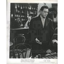 1947 Press Photo Actor Edmund Brien Scene Web - RRW36535