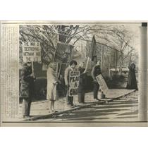 1970 Press Photo Protest of visit of Nguyen Cao Ky