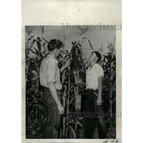 1943 Press Photo Corn Agriculture Iowa - RRW97319