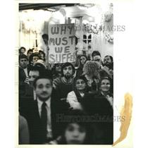 1983 Press Photo Hispanic Protest At Blackstone Hotel - RRW42145