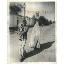 1943 Press Photo WOMEN INDIA - RRX88159