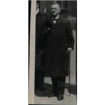 1919 Press Photo Mangin Commander Chief Salute Head - RRX42093