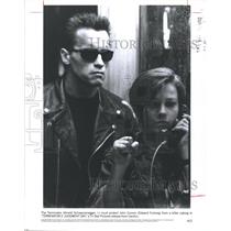 1991 Press Photo Arnold Schwarzenegger and Edward Furlong in "Terminator 2"