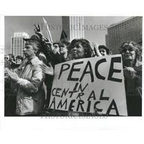 1987 Press Photo Rally Against Nazi Police Aid Kern
