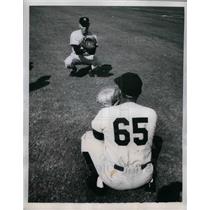 1957 Press Photo Former New York Yankees Catchers Bill Dickey & Ralph Houk