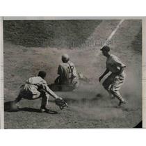 1935 Press Photo Travis Jackson New York Giants 3rd Baseman Safe at Home