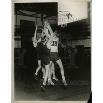 1930 Press Photo Princeton University Basketball Action - nex02735