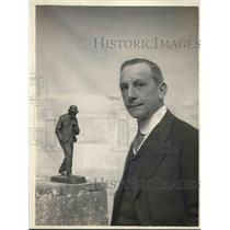 1918 Press Photo Sculptor of Driftwood Eugene Monohan - nex04843