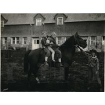 1939 Press Photo Three Western Canadian Farmboys on a Horse