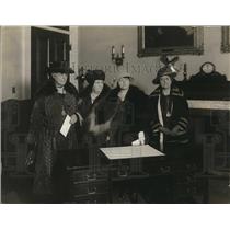 1921 Press Photo Women Council on Arms Parley, Mrs. Bird, Mrs. Winter, E. Egan