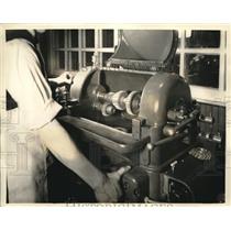 1934 Press Photo Mating machine which operates at high speed
