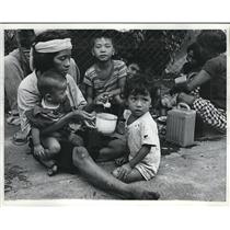 1970 Press Photo Poor Filipino Family Lives In Manila's Poverty Section