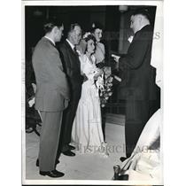 1942 Press Photo Iola Taylor Swinnerton Marries Theron Warren, Eugene Daniels