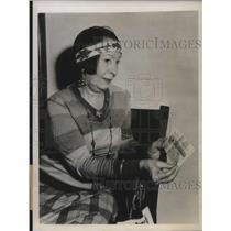 1933 Press Photo Native American Princess Bluefeather Exercises Right To Vote
