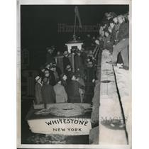 1938 Press Photo Floyd Bennett Field NY passengers for flying boat