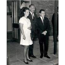 1968 Press Photo Sir Donald Hopson & Mr. and Mrs. R. Webb