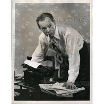1947 Press Photo Myron McCormick, veteran Broadway stage actor