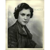 1935 Press Photo Evelyn Simon stars on Al Jolson's Shell Chateau NBC Radio