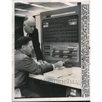 1957 Press Photo Data Processing Machine Vanguard computing Center Washington