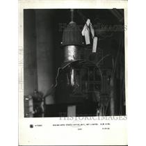 1933 Press Photo Sodium Vapor Streetlighting Unit Not Lighted