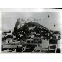 1967 Press Photo The Gibraltar's famous rock as the Spanish jets swoop low