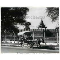 1969 Press Photo Transportation in Mandalay Is of Quaint Variety - nee36180