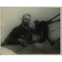 1923 Press Photo Mr EP Johnson Made Vertical Flying Machine Omnivator