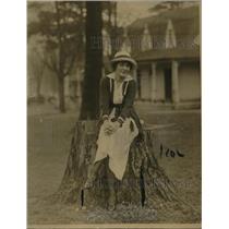 1916 Press Photo Miss Betty LaFell of New York Visiting Sulphur Springs West VA