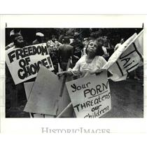 1985 Press Photo Valerie Robinson, anti porn coalition member during a protest