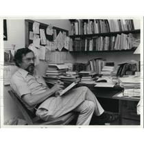 1981 Press Photo Dr. George Kanoti won ethic prize - cva24752