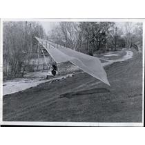 1972 Press Photo Kite plane-Charles Slusarczyk - cvo02135