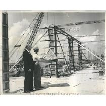 1960 Press Photo Construction O'Hare Mgr Ralph Heinz