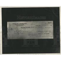 1932 Press Photo Edward Schlee Banquet Payment Check