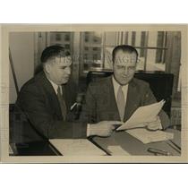 1938 Press Photo E.R. Wilcox And J.W. Tapp During Their Meeting - nef49134